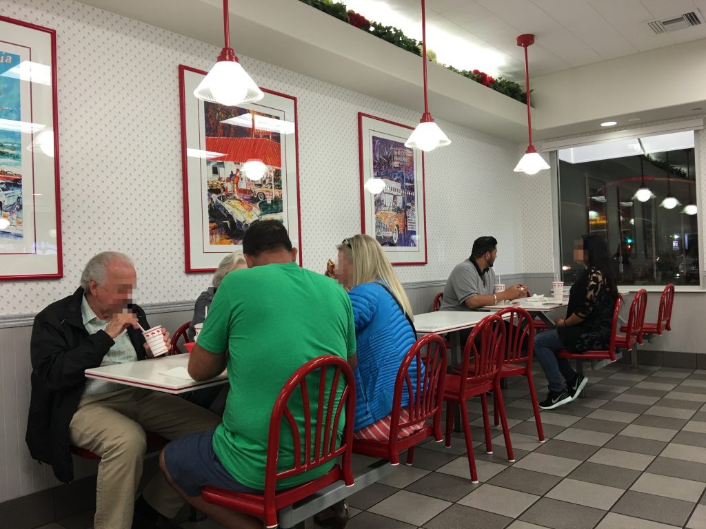 ロサンゼルス In-N-Out Burger(インアンドアウトバーガー)