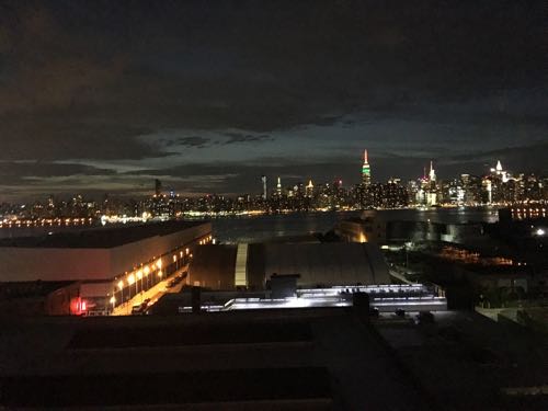Wythe Hotel,ワイスホテル,The Ides,ニューヨーク,マンハッタン,夜景,ブルックリン,ウィリアムズバーグ