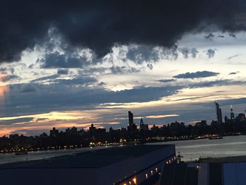 Wythe Hotel,ワイスホテル,The Ides,ニューヨーク,マンハッタン,夜景,ブルックリン,ウィリアムズバーグ
